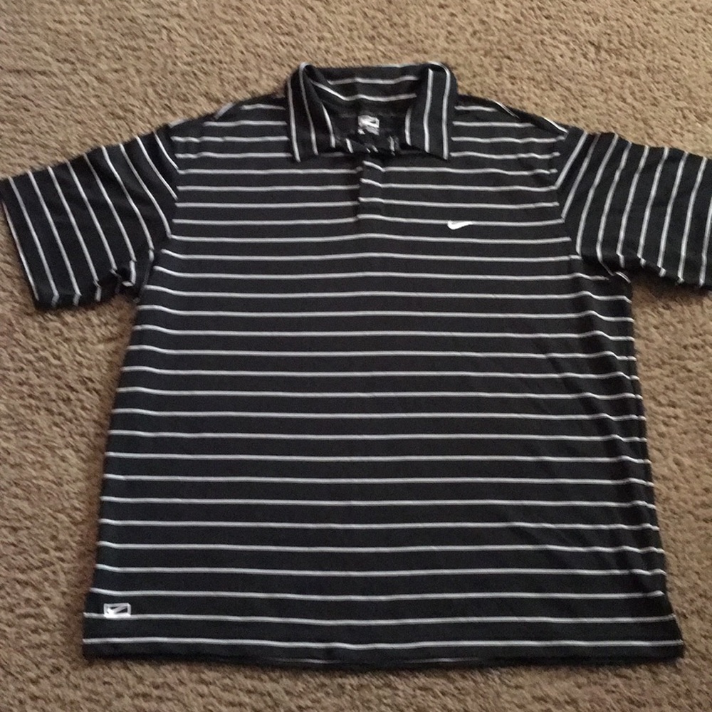 Nike Men’s short sleeve black performance shirt XL